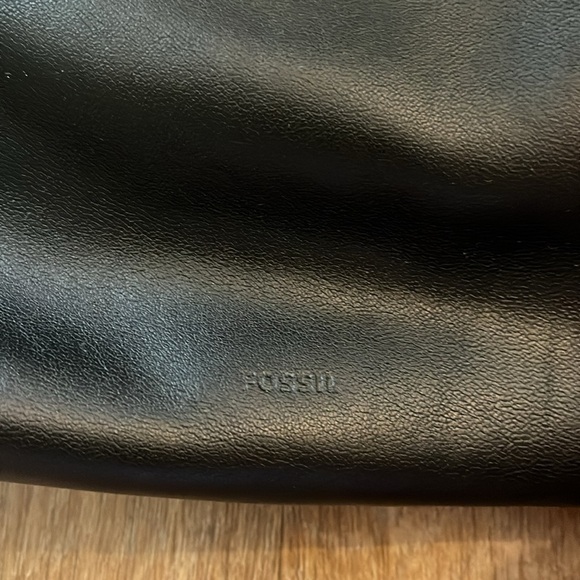 Fossil Gigi Small Drawstring Crossbody Leather Bag Purse Black Like New - Picture 5 of 11